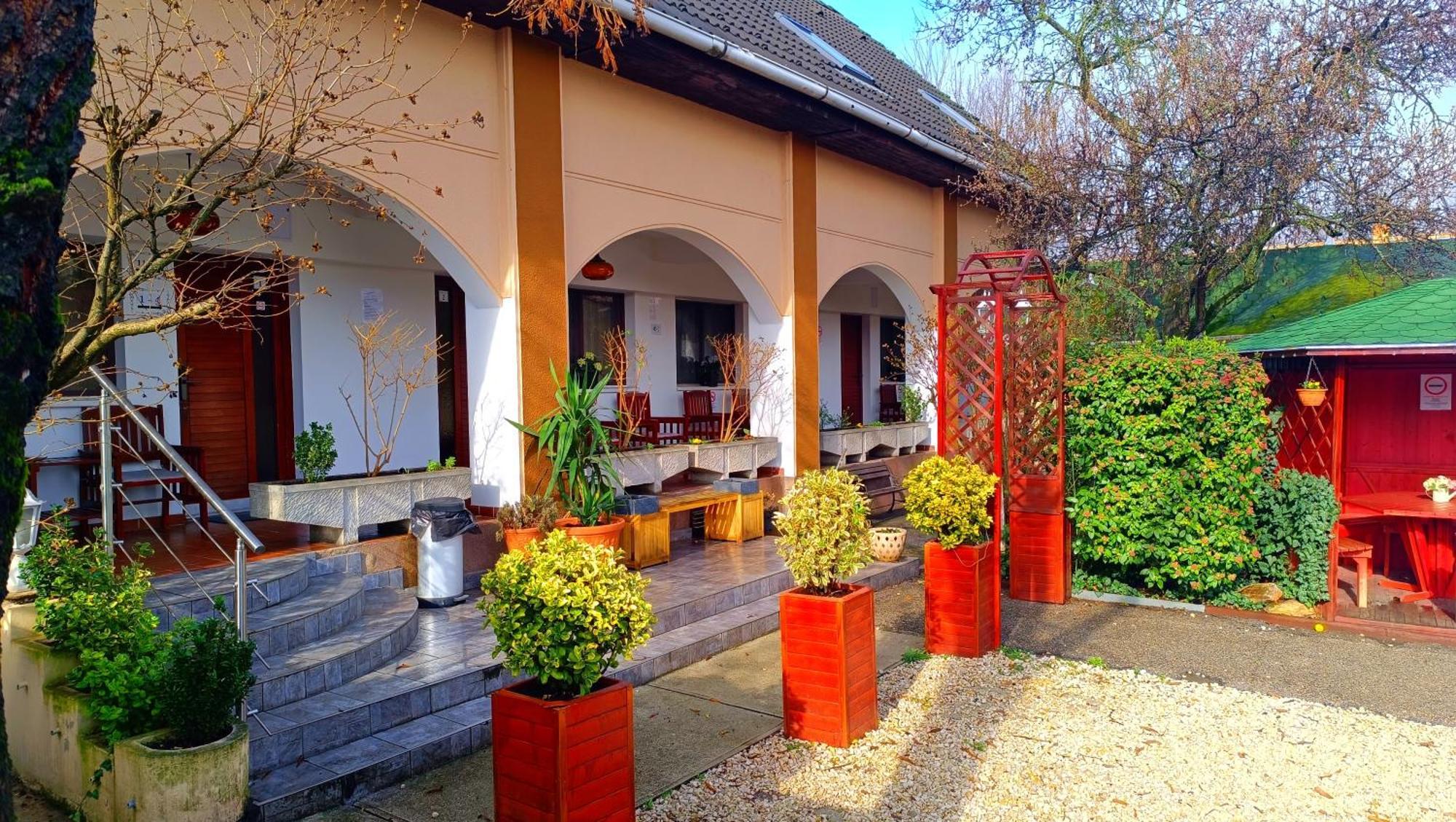 Hotel Oswaldo Budapest Esterno foto